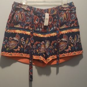 Loft size 6 shorts new with tag